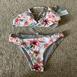Women’s size medium reversible, Cupshe bikini.